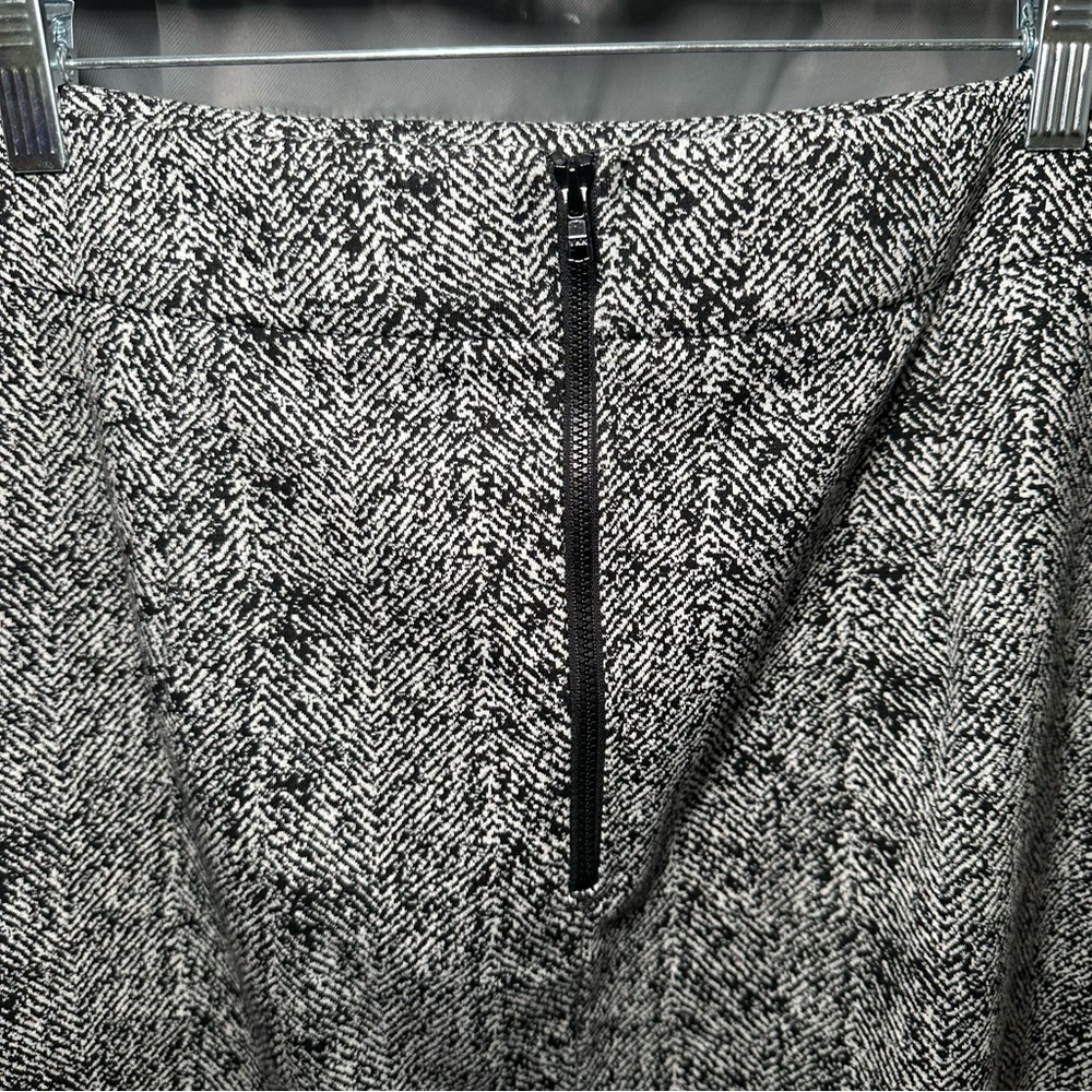 Cabi Elegant Black and White Printed Women's Workwear Pencil Skirt Sz 10 - Picture 8 of 13